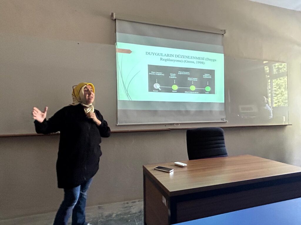 ÇMYO İletişim semineri