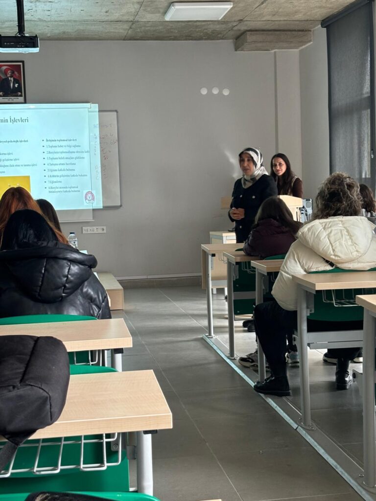 ÇMYO İletişim semineri
