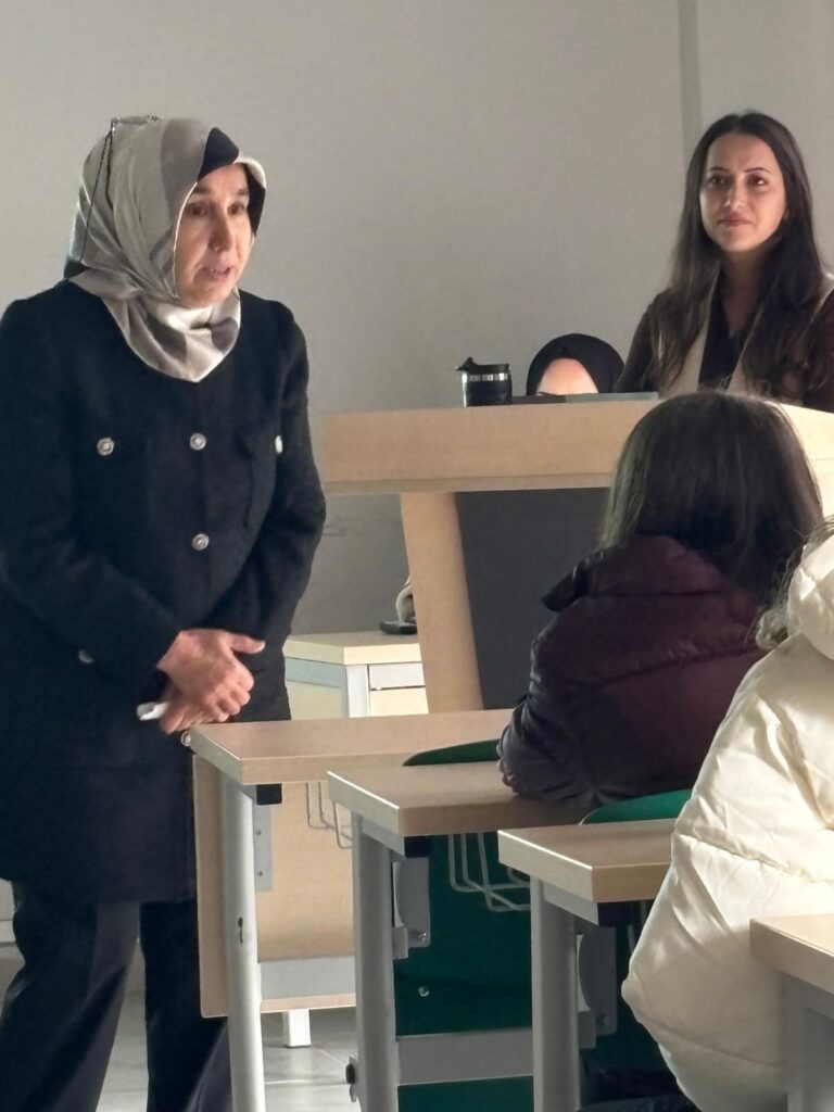 ÇMYO İletişim semineri