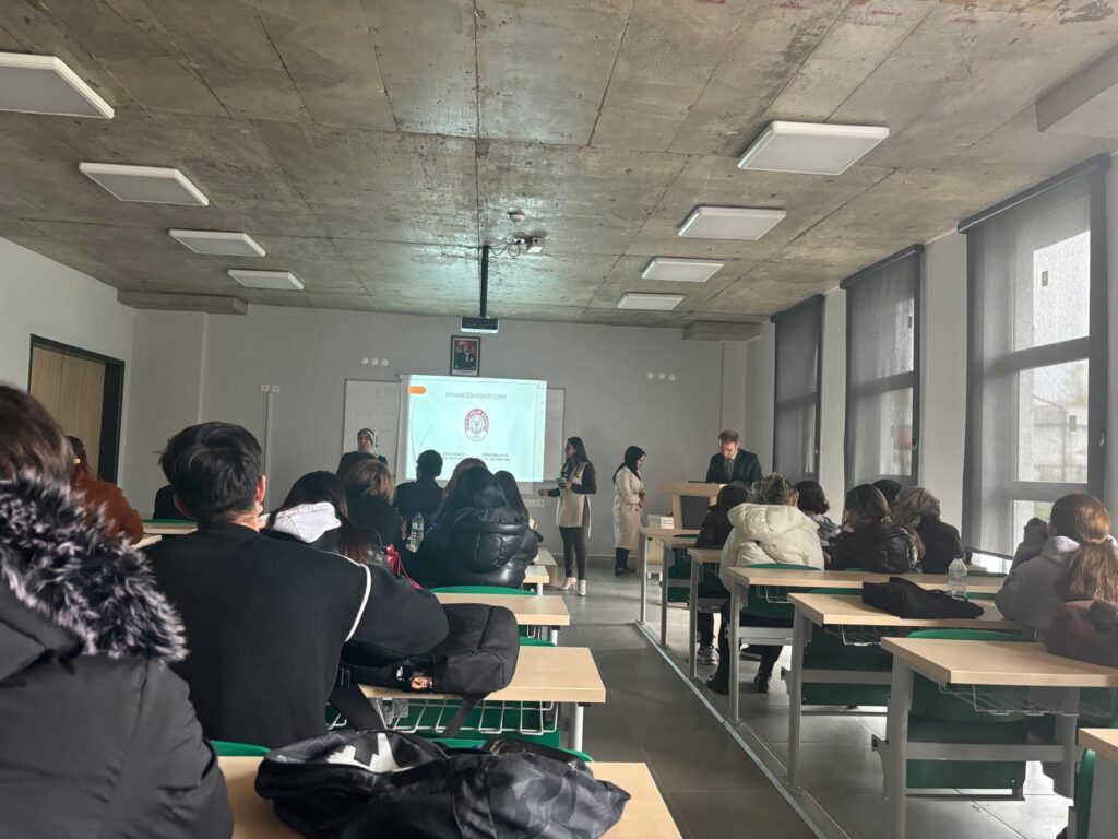 ÇMYO İletişim semineri